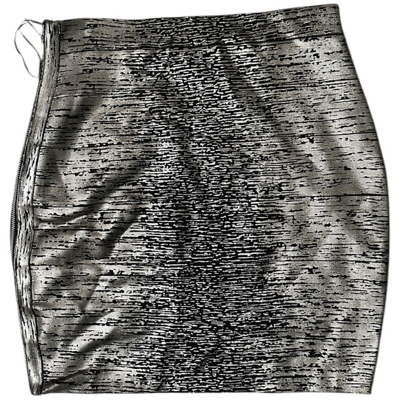 Michael Kors Silver Black Mini A-Line Skirt Size 8 - Picture 1 of 4
